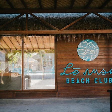 ホテル ル ヌサ ビーチ クラブ レンボンガン島 エクステリア 写真