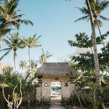 ホテル ル ヌサ ビーチ クラブ レンボンガン島 エクステリア 写真